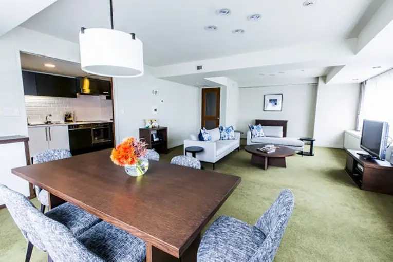 A locação de um apartamento para uma família girou na média de JP¥ 192.662,00 (US$ 1.283,60). Apartamentos para famílias são plantas que começam a partir de dois dormitórios, cozinha e sala de jantar