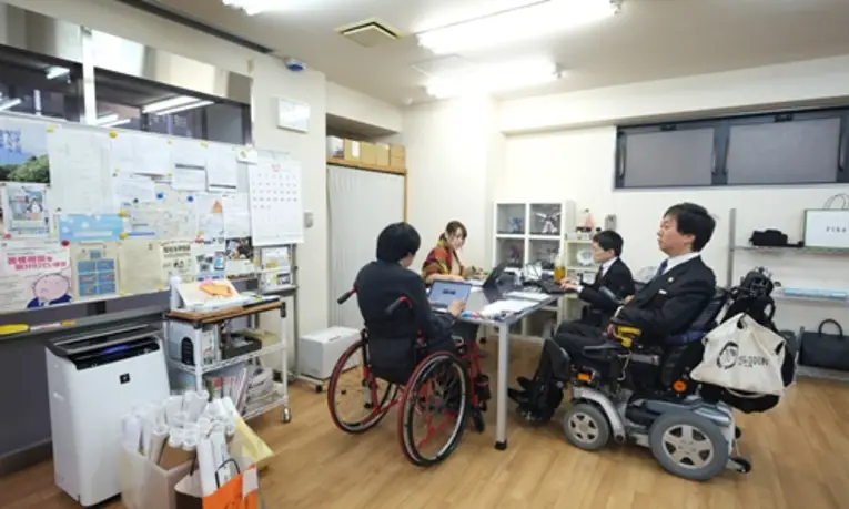 Tanto setor público quanto privado serão obrigados a incluir os PCDs em seus quadros de funcionários para integra-los a sociedade a partir do dia 1º de abril, início do ano fiscal de 2024