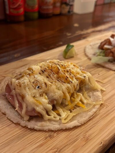 Taco servido no restaurante da rua Chazawa-dori em Tokyo é local para comer e beber