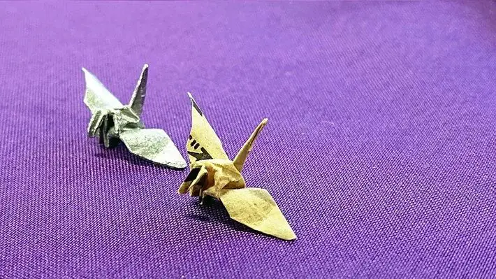 Origamis de tsuru, dobradura de garça japonesa de Sadako Sasaki inspiraram mundo ao rezar por paz