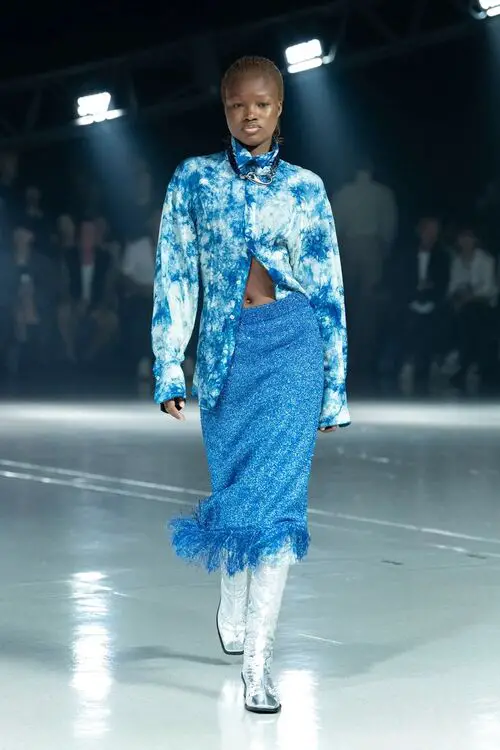 Desfile de Kanako Sakai primavera 2024 no Japão