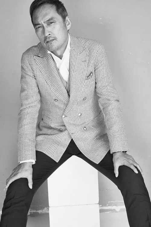 Ken Watanabe dá entrevista para a revista Esquire japonesa