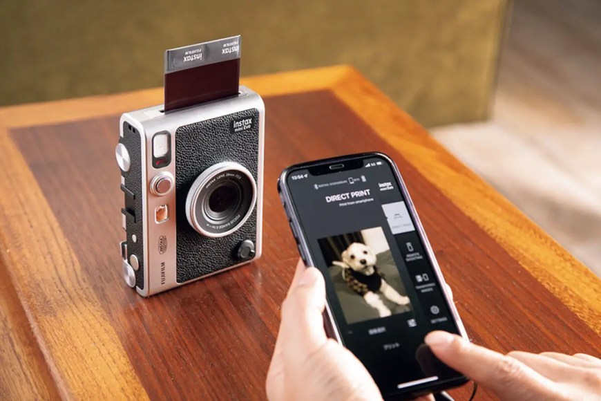 Máquina de fotografia vintage tecnológica da Fujifilm Instax Mini Evo