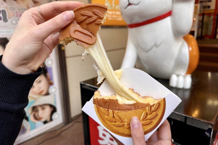 Pão 10 ienes com queijo de Shibuya Don Quijote