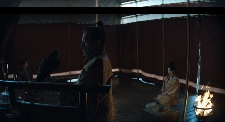 Trecho de audiencia concedida por Yoshii Toranaga (Hiroyuki Sanada) a Gin (Yuko Miyamoto) na cena do "Capítulo Sete: O Tempo de um Incenso" do seriado Shōgun de 2024