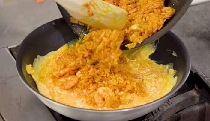 Ponto perfeito da omelete omurice com dica de chef