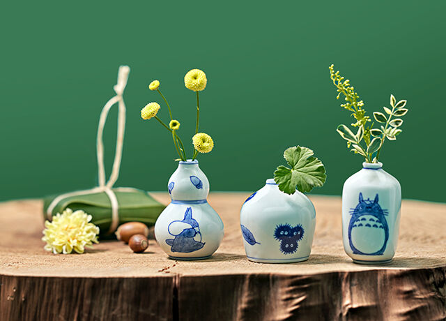 Vasos de flores em miniatura pintado a mão para arte colecionável Studio Ghibli