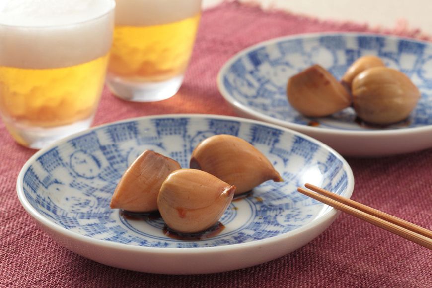 Picles japonês de alho com shoyu