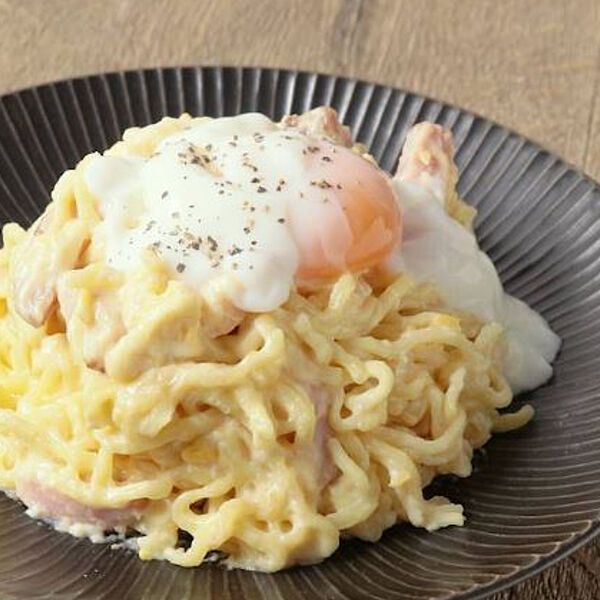 Lamen instantâneo Carbonara
