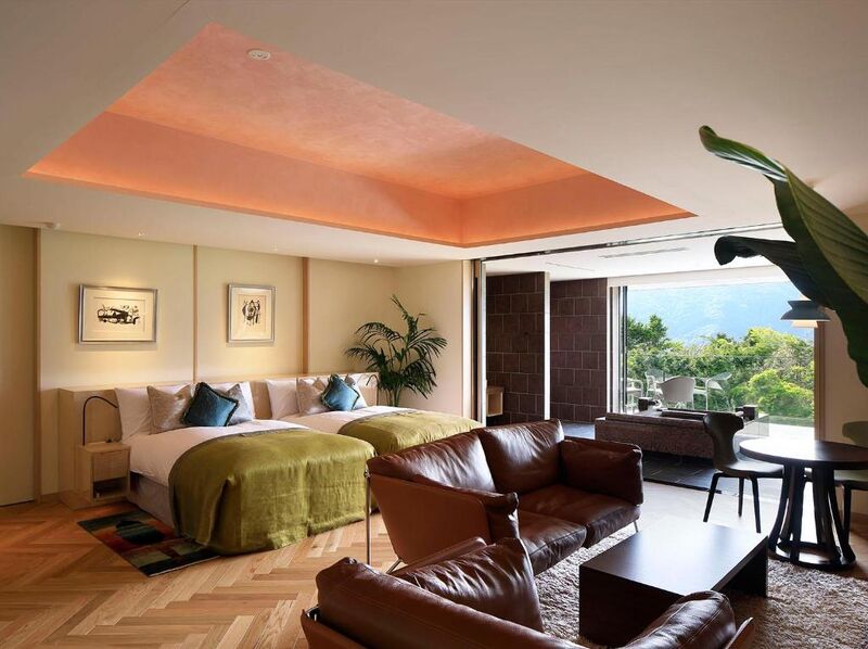 Quarto de hotel Hiramatsu em Hakone com decoração moderna de chateau com serviço de ryokan