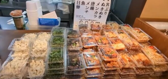 Obentô no Kawano faz marmitas japonesas a preços acessíveis para filas de clientes