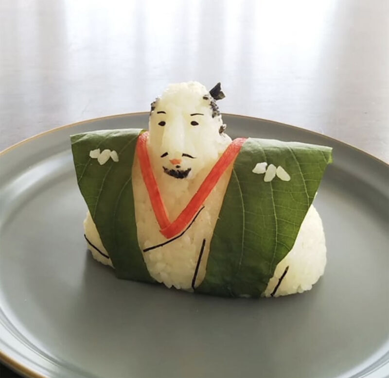 Personagem feudal feito em onigiri