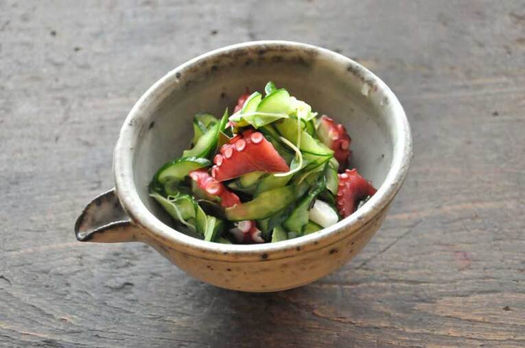 Sunomono, uma salada leve com frutos do mar