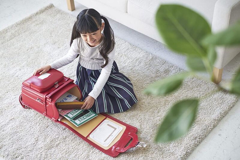 Mochila escolar japonesa é espaçosa por dentro