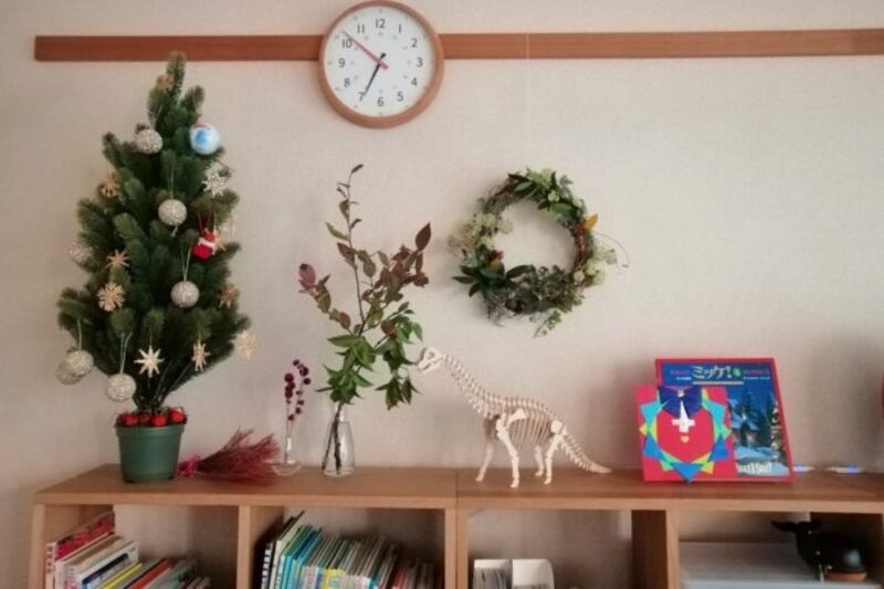 Árvores de natal pequenas são decorações japonesas para a época populares