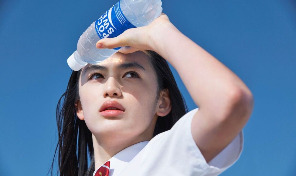 Pocari Sweat bebida com íons do Japão