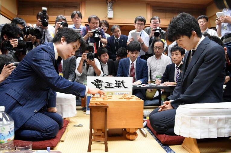 NHK Cup TV Shōgi, o torneio profissional de Shōgi organizado pela Japan Shōgi Association e televisionado desde 1962