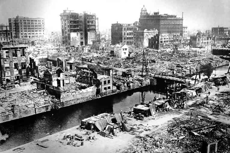 Os Shōtengai foram reconstruídos após o Grande Terremoto de Kanto de 1923 graças ao bom desempenho econômico do Japão após a primeira guerra mundial