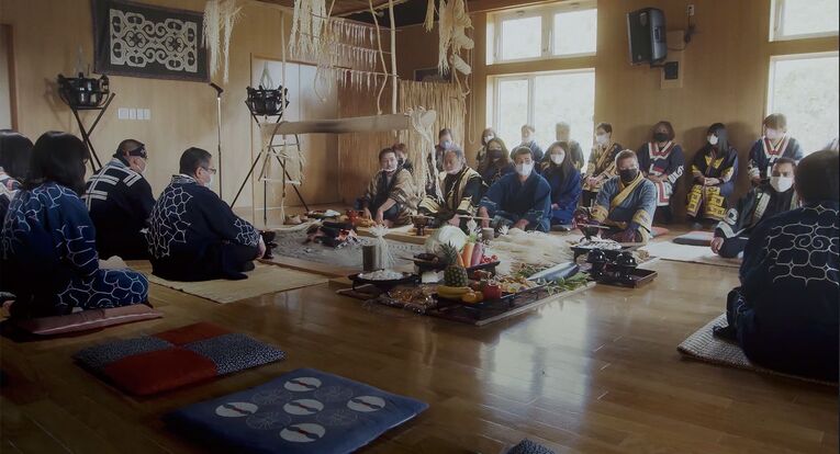 Apesar das dificuldades e preconceitos, a comunidade e o jeito de ser Ainu são motivo de orgulho para essa população minoritária e muitas vezes marginalizada do Japão