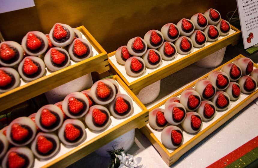 Curiosidades ichigo daifuku, o doce tradicional de mochi com morango