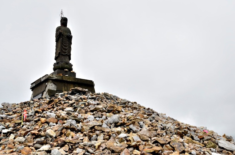 Estátua do Bodhisattva Jizo que supostamente foi colocada por Ennin para dar início ao templo Bodaiji