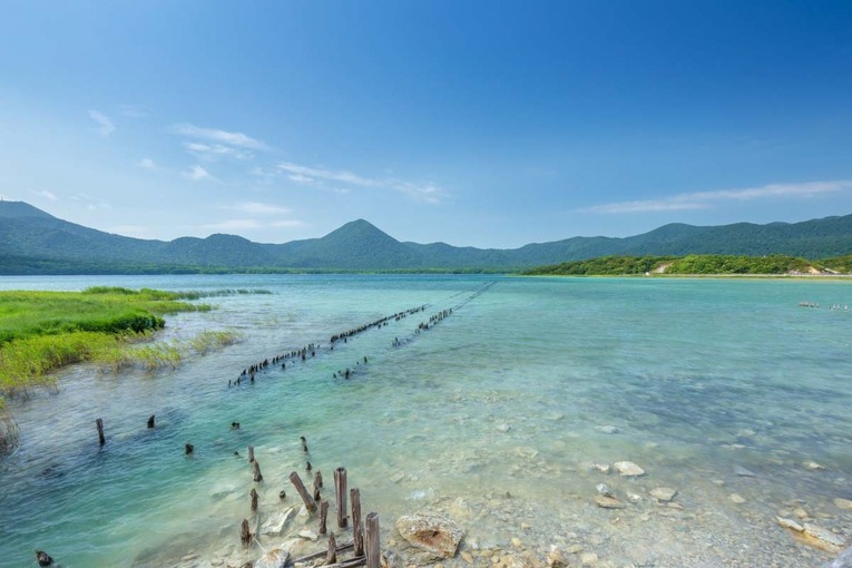 O lago Usori é cercado por oito montanhas, o que remete as petalas de uma flor de lótus. Portanto, ainda que sua água seja tóxica, o lugar é visto como a Terra Pura dos Buddhas por sua beleza e simbologia
