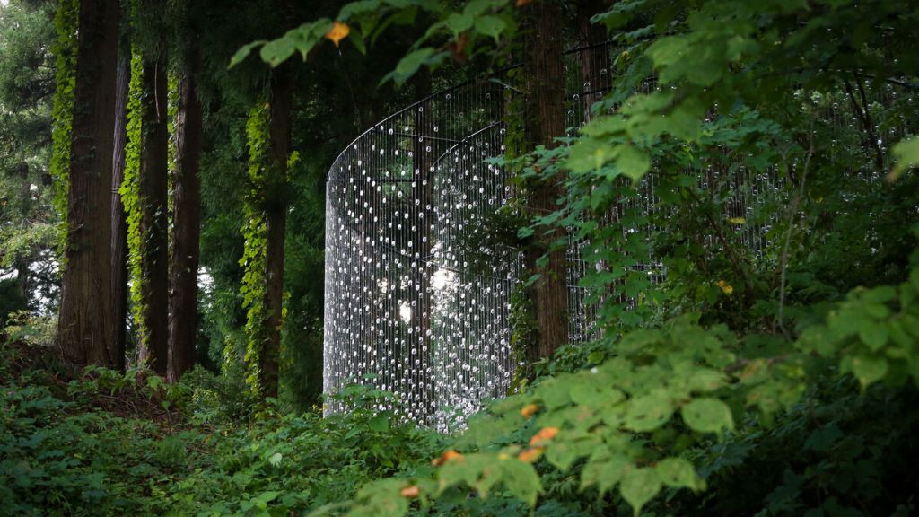 Obra de arte com lentes de grau no Japão