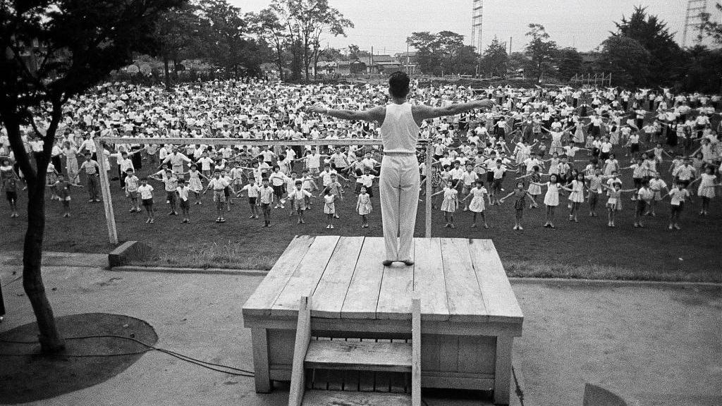 Rajio Taiso: a complexa história do rádio exercício do Japão