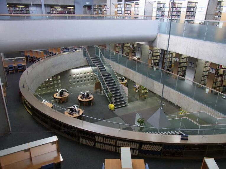 Por dentro da Tokyo Metropolitan Central Library