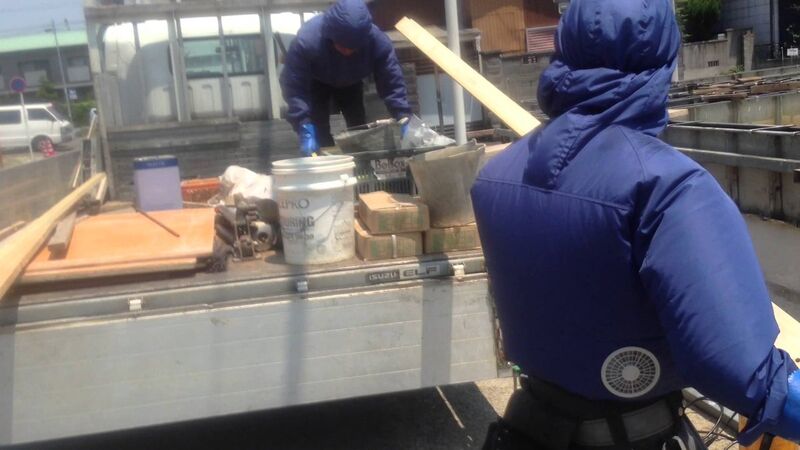 Colete com ventilador é muito usado na construção civil no Japão