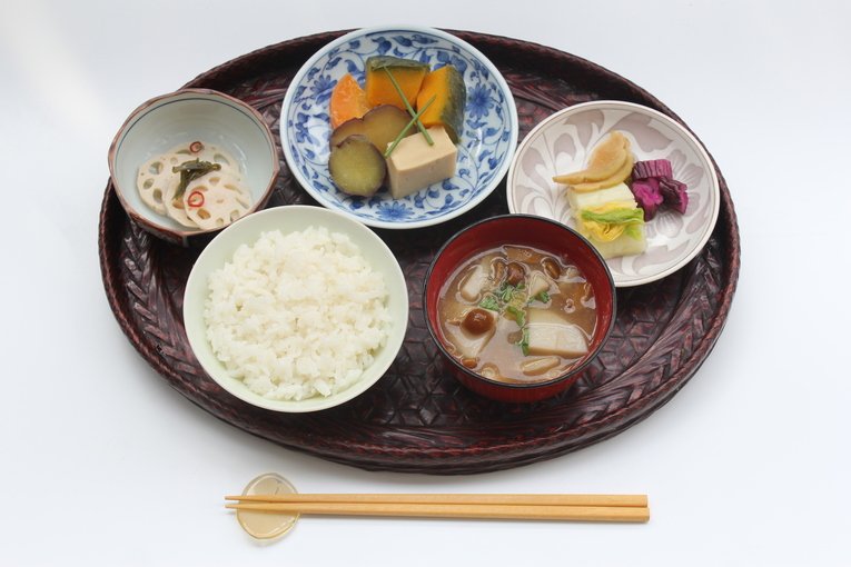 Teishoku, o PF japonês. Os parte da refeição sempre muda de acordo com a sazonalidade