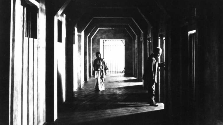 Kurutta Ichipēji (Uma Página de Loucura) é uma obra prima do terror japonês