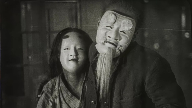 Esquecido por 45, Kurutta Ichipēji foi reencontrado em 1971 pelo diretor Kinugasa Teinosuke em um barril de arroz