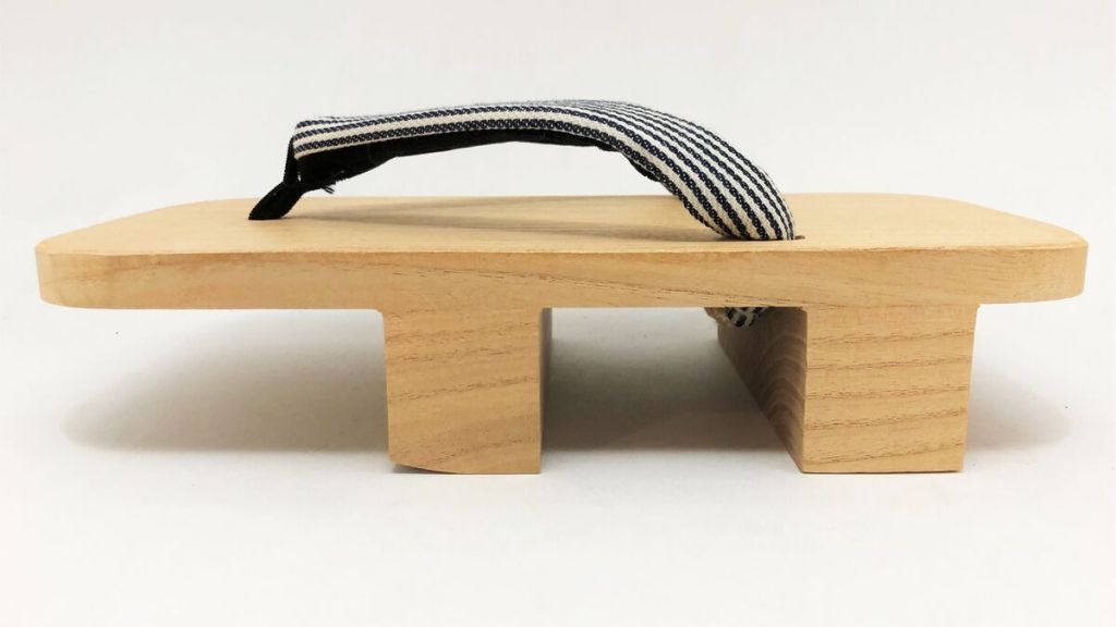 Geta, motivos dos japoneses usarem sandália de madeira