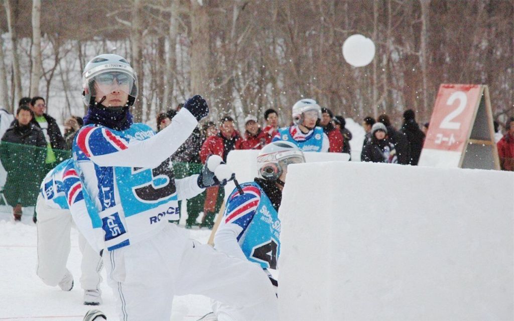 Yukigassen é esporte popular entre áreas com neve no Japão