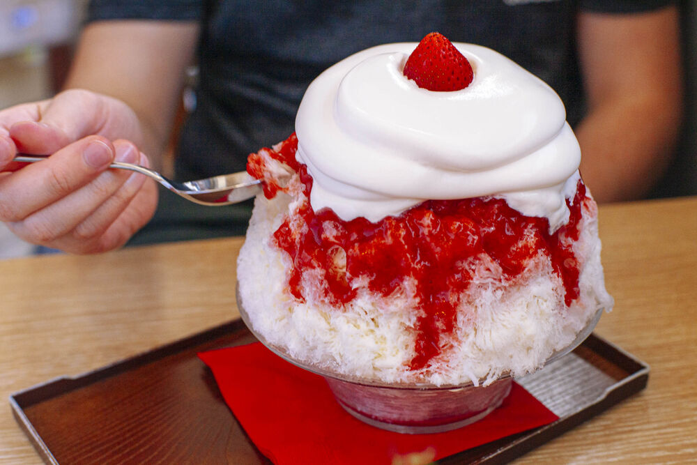 Kakigori com calda enorme