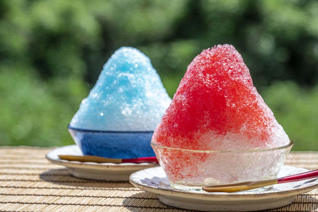 Kakigori, sobremesa de raspadinha de gelo com calda 