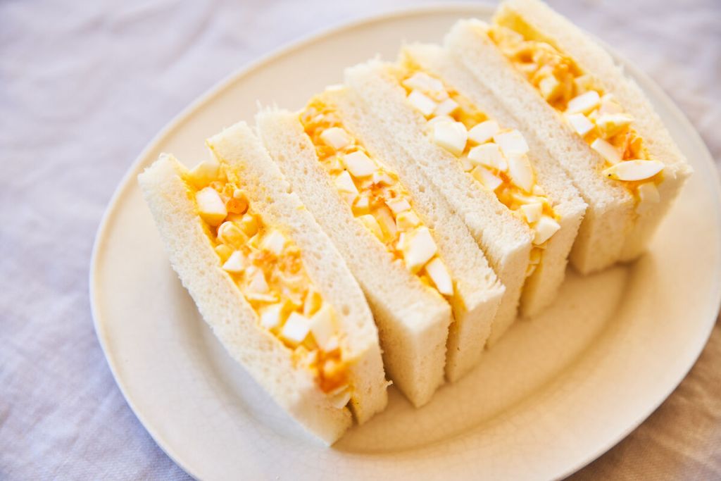 Sanduíche de ovo japonês - Tamago Sando