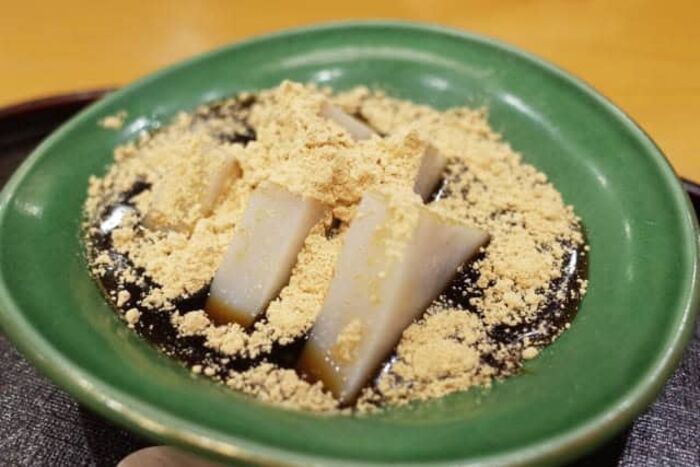 Kuzumochi é doce feito com farinha de glúten de trigo para aproveitar tudo