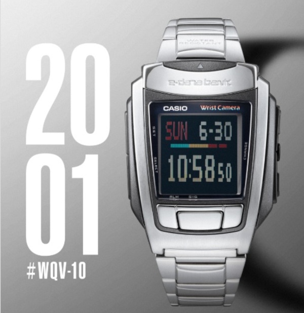 CASIO WQV-10, o primeiro relógio de pulso equipado com câmera digital a cores