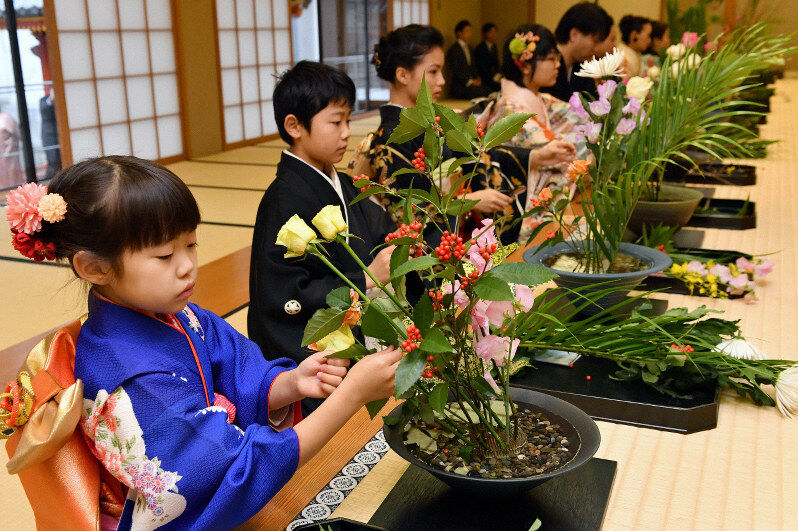 Hobbie de arranjos de flores japoneses é comum
