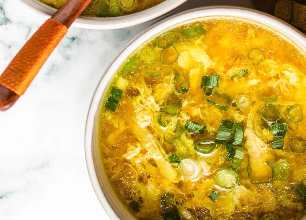 Modo de preparo japonês com repolho delícia e fácil de fazer que não requere muito conhecimento é a sopa com ovo e repolho