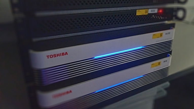 Sistema de comunicação de segurança quantico Toshiba QKD