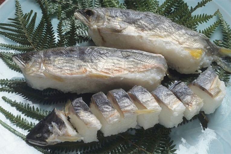 A revolução do sushi Namanare foi o tempo necessário para deixar o alimento pronto. Se o Nare-zushi precisava de meses para ficar pronto, o Namanare precisava apenas de alguns dias