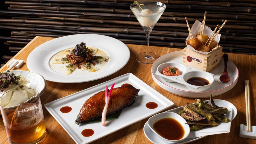 Gastronomia japonesa vista como algo chique teve início nos anos 90 e foi se popularizando para as classes médias e baixas com restaurantes com faixas de preços acessíveis