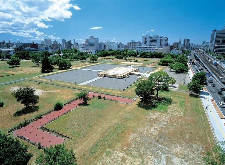 As ruínas do palácio imperial na antiga capital do período Asuka em Naniwa, Osaka